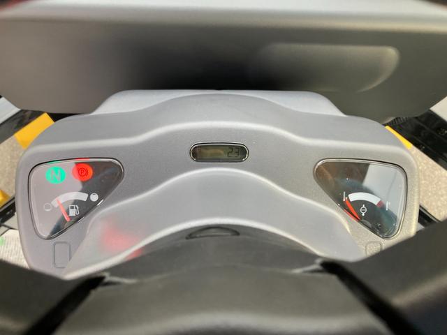 日本 　コマツ　ミニホイールローダー　ＷＡ３０－６Ｅ０　４ＷＤ　未使用　バケット０．５ｍ→０．６ｍへアップグレード　スパイクピン打ち（26枚目）