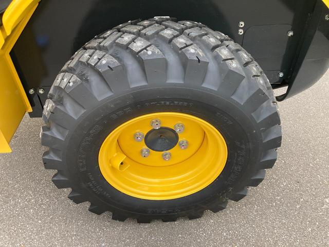 日本 　コマツ　ミニホイールローダー　ＷＡ３０－６Ｅ０　４ＷＤ　未使用　バケット０．５ｍ→０．６ｍへアップグレード　スパイクピン打ち（27枚目）