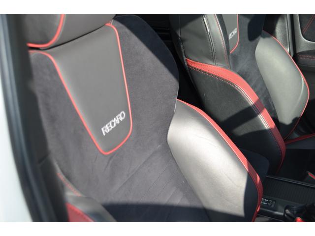 WRX STI STI タイプS 後期モデル ワンオーナー アドバンスセーフティPKG レカロシート 大型リヤスポイラー STIフルエアロ 19インチアルミホイール モノブロック6POTキャリパー(26枚目)