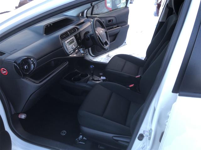 アクア Sスタイルブラック レーンアシスト 衝突被害軽減システム オートマチックハイビーム オートライト スマートキー 電動格納ミラー CVT 衝突安全ボディ ABS ESC CD エアコン パワーステアリング パワーウィンドウ(11枚目)