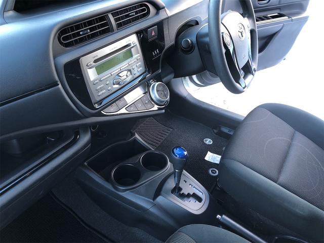 アクア Sスタイルブラック レーンアシスト 衝突被害軽減システム オートマチックハイビーム オートライト スマートキー 電動格納ミラー CVT 衝突安全ボディ ABS ESC CD エアコン パワーステアリング パワーウィンドウ(12枚目)