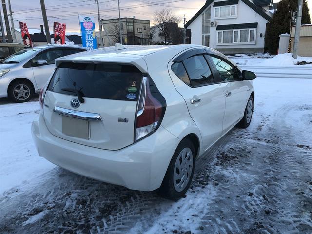 アクア Sスタイルブラック レーンアシスト 衝突被害軽減システム オートマチックハイビーム オートライト スマートキー 電動格納ミラー CVT 衝突安全ボディ ABS ESC CD エアコン パワーステアリング パワーウィンドウ(17枚目)