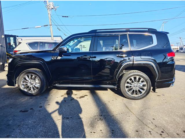 TOYOTA LAND CRUISER ZX | 2023 | BLACK | 2400 km | details TOYOTA LAND CRUISER ZX | 2023 | BLACK | 2400 km | details
