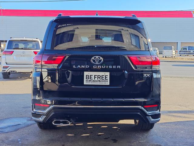 TOYOTA LAND CRUISER ZX | 2023 | BLACK | 2400 km | details TOYOTA LAND CRUISER ZX | 2023 | BLACK | 2400 km | details