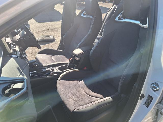 カローラツーリング アクティブスポーツ　４ＷＤ　寒冷地仕様　法人ワンオーナー　純正エンジンスターター　ｂｌｕｅｔｏｏｔｈ　バックカメラ　ＥＴＣ　ディスプレイオーディオ　地デジ　スマートキー　アイドリングストップ　ステアリング／シートヒーター（27枚目）