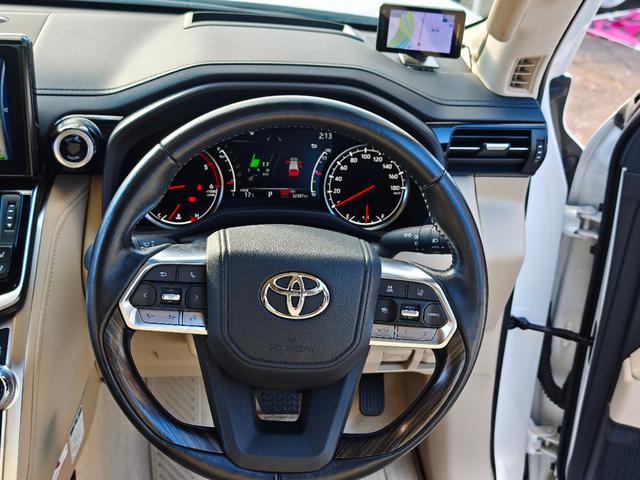 ランドクルーザー ＺＸ　モデリスタフルエアロ・モデリスタ２１インチホイール・コネクティッドナビ・リアシートエンターテイメントシステム・クルーボックス・ＩＴＳコネクト・空気圧センサー・リアデフ・ルーフレール・ドライブレコーダー（14枚目）