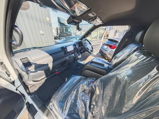 ハイエースバン ロングスーパーGL ダークプライムS 寒冷地仕様・オプションナビ NSZT-W66T・パノラミックビューモニター・デジタルインナーミラー・リアフォグ・リモートスタート・フロアマット・サイドバイザー・ナンバーフレーム(12枚目)