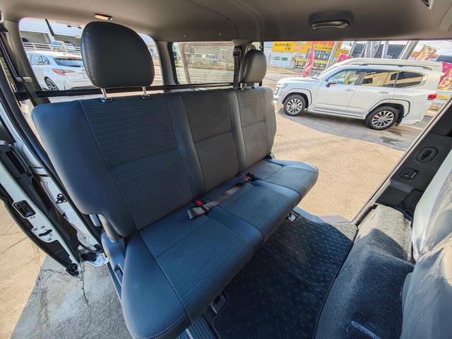 ハイエースバン ロングスーパーGL ダークプライムS 寒冷地仕様・オプションナビ NSZT-W66T・パノラミックビューモニター・デジタルインナーミラー・リアフォグ・リモートスタート・フロアマット・サイドバイザー・ナンバーフレーム(16枚目)