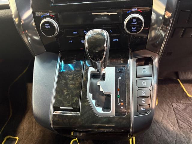 ヴェルファイア (15枚目)