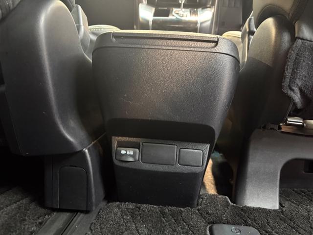 ヴェルファイア (27枚目)