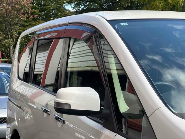 セレナ 　ドライブレコーダー　ＥＴＣ　バックカメラ　ナビ　ＴＶ　両側電動スライドドア　オートライト　スマートキー　アイドリングストップ　電動格納ミラー　３列シート　ＣＶＴ　アルミホイール（23枚目）