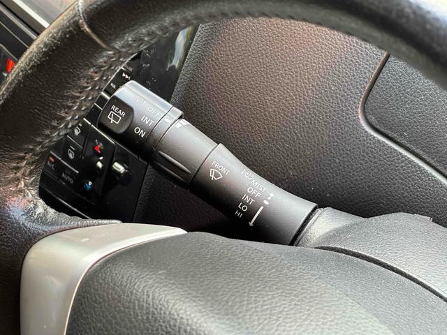 セレナ 　ドライブレコーダー　ＥＴＣ　バックカメラ　ナビ　ＴＶ　両側電動スライドドア　オートライト　スマートキー　アイドリングストップ　電動格納ミラー　３列シート　ＣＶＴ　アルミホイール（32枚目）