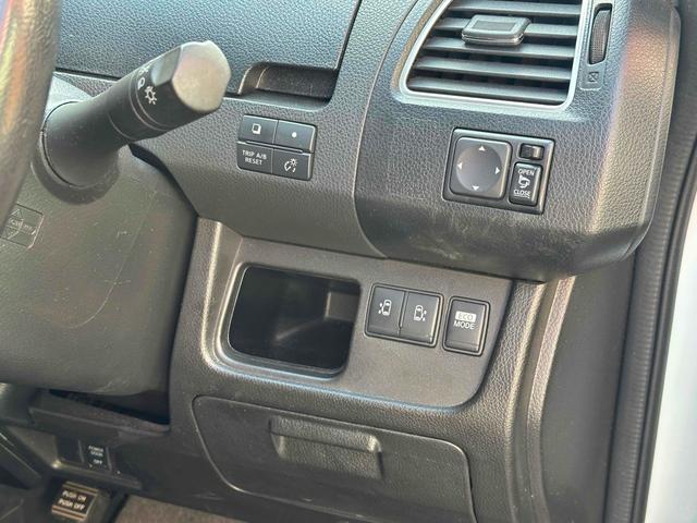 セレナ 　ドライブレコーダー　ＥＴＣ　バックカメラ　ナビ　ＴＶ　両側電動スライドドア　オートライト　スマートキー　アイドリングストップ　電動格納ミラー　３列シート　ＣＶＴ　アルミホイール（35枚目）