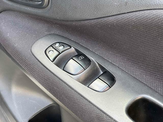 セレナ 　ドライブレコーダー　ＥＴＣ　バックカメラ　ナビ　ＴＶ　両側電動スライドドア　オートライト　スマートキー　アイドリングストップ　電動格納ミラー　３列シート　ＣＶＴ　アルミホイール（46枚目）