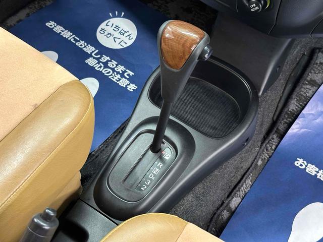 ミラジーノ プレミアムＸ　４ＷＤ　キーレスエントリー　電動格納ミラー　ＡＴ　盗難防止システム　ＡＢＳ　ＣＤ　ＭＤ　アルミホイール　衝突安全ボディ　エアコン　パワーステアリング　パワーウィンドウ（6枚目）