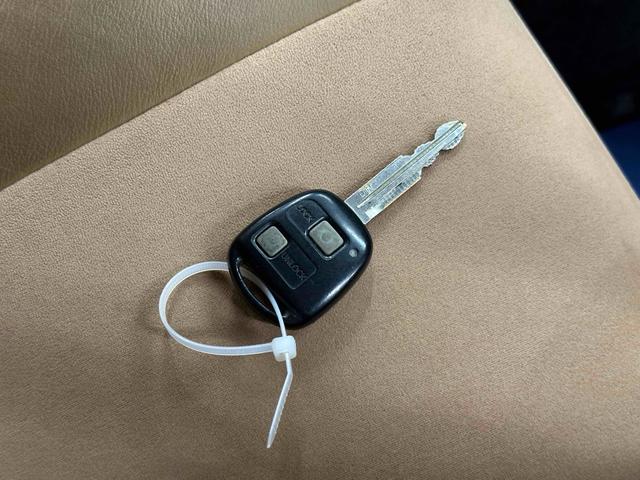 ミラジーノ プレミアムＸ　４ＷＤ　キーレスエントリー　電動格納ミラー　ＡＴ　盗難防止システム　ＡＢＳ　ＣＤ　ＭＤ　アルミホイール　衝突安全ボディ　エアコン　パワーステアリング　パワーウィンドウ（26枚目）