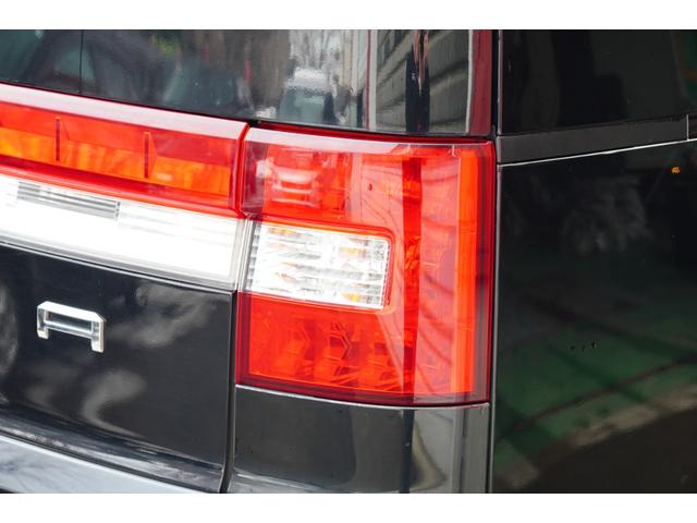 デリカＤ：５ Ｇ　パワーパッケージ　助手席エアバッグ　インテリジェントキー　切替式４ＷＤ　オートクルーズコントロール　衝突安全ボディ　デュアルエアコン　運転席エアバック　ＡＳＣ　３列シート　キーフリー　ＡＢＳ　フルフラット　パワステ（12枚目）