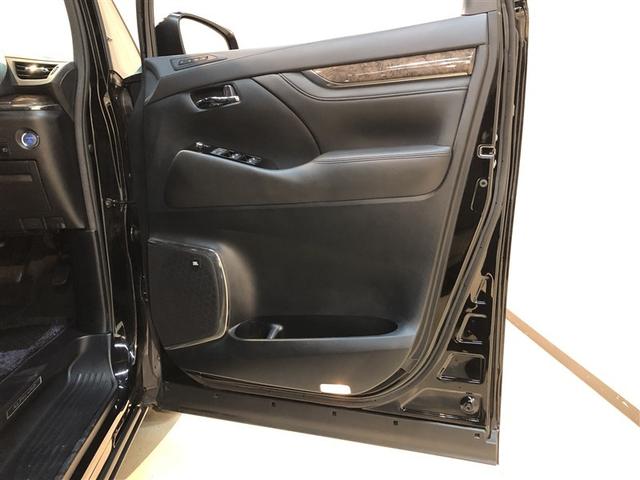 アルファードハイブリッド エグゼクティブラウンジ　インテリジェントクリアランスソナー　地デジＴＶ　両側電動スライドドア　黒革シート　ドライブレコーダー　バックモニタ－　ＬＥＤライト　アイドリングストップ　横滑り防止機能　４ｗｄ　３列シート　Ｐシート（17枚目）