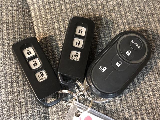 N-BOX L 助手席側電動スライドドア ETC車載器 CMBS Bカメラ ナビTV LEDヘッドライト クルコン ベンチシート オートエアコン 盗難防止システム 4WD 地デジTV ドラレコ キーレス DVD(22枚目)