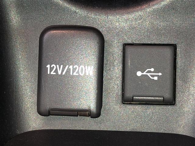 プリウス S 衝突軽減 4wd エアコン LEDヘッドライト ナビ バックガイドモニター クルコン 寒冷地仕様 ETC車載器 盗難防止システム メモリナビ パワーステアリング AC100V カーテンエアバック(29枚目)