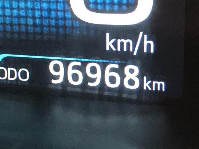 プリウス S 衝突軽減 4wd エアコン LEDヘッドライト ナビ バックガイドモニター クルコン 寒冷地仕様 ETC車載器 盗難防止システム メモリナビ パワーステアリング AC100V カーテンエアバック(39枚目)