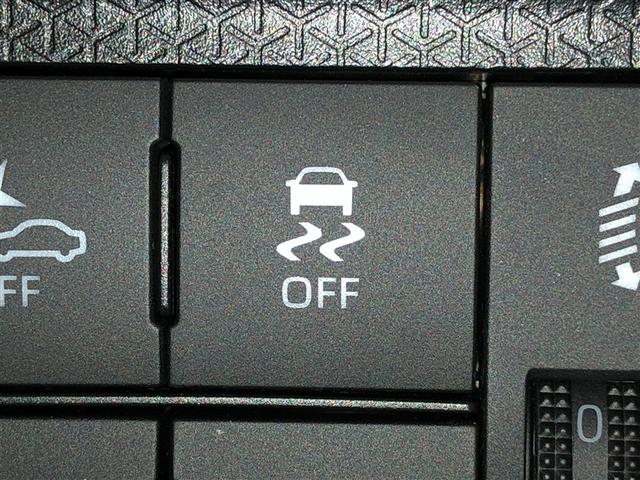 タント ファンクロス 衝突軽減 フルタイム4WD LEDヘッド ESC ベンチシート キーフリー エアコン 盗難防止システム スマートキー アイドリングストップ ABS エアバッグ パワーウィンドウ パワーステアリング(22枚目)