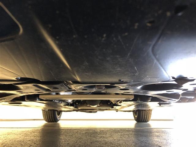 カローラ ハイブリッド　Ｓ　スマートキープッシュスタート　フルセグＴＶ　横滑り防止装置　クルーズコントロール　ＬＥＤライト　バックモニター　盗難防止装置　衝突被害軽減ブレーキ　寒冷地　４ＷＤ　ＥＴＣ　メモリーナビ　アルミホイール（9枚目）