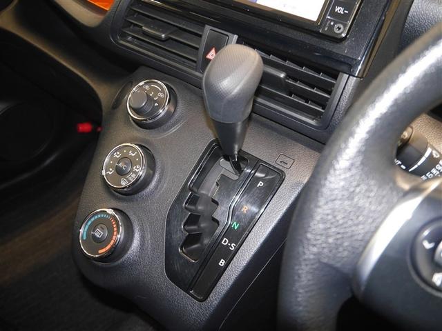 シエンタ Ｘ　ＶＳＣ　パワーウインドウ　寒冷地仕様車　キーレスエントリー　パワーステアリング　ナビ　マニュアルエアコン　衝突被害軽減ブレーキ　４ＷＤ　バックカメラ　スマートキー　ＥＴＣ　ＡＢＳ　レンタＵＰ（6枚目）