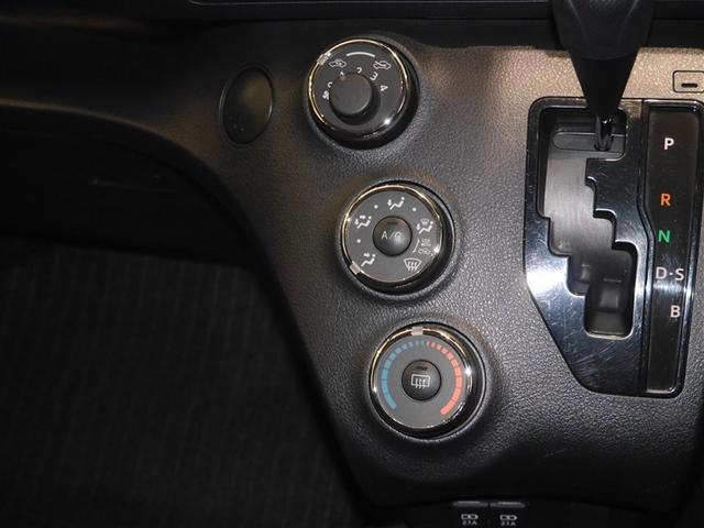 シエンタ Ｘ　ＶＳＣ　パワーウインドウ　寒冷地仕様車　キーレスエントリー　パワーステアリング　ナビ　マニュアルエアコン　衝突被害軽減ブレーキ　４ＷＤ　バックカメラ　スマートキー　ＥＴＣ　ＡＢＳ　レンタＵＰ（27枚目）