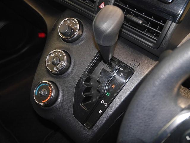 シエンタ Ｘ　ＶＳＣ　パワーウインドウ　寒冷地仕様車　キーレスエントリー　パワーステアリング　マニュアルエアコン　アルミホイール　ワンセグＴＶ　４ＷＤ　バックカメラ　スマートキー　ＥＴＣ　ＡＢＳ　レンタＵＰ（6枚目）