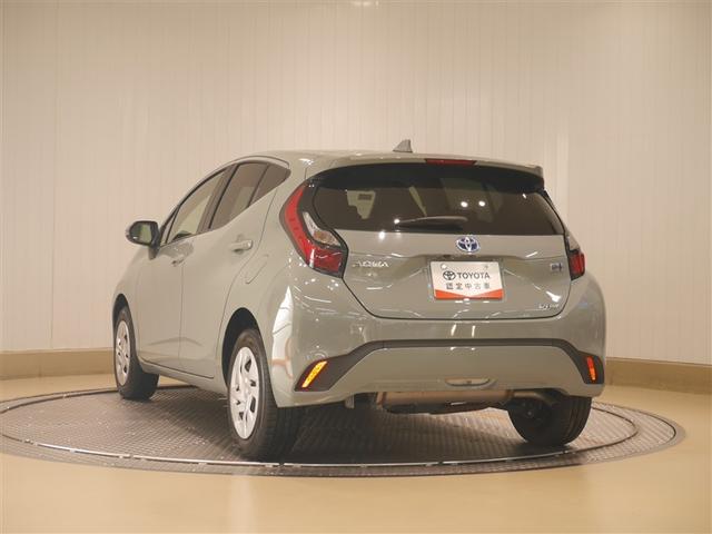 アクア Ｘ　ＡＣ１００Ｖ電源　オートエアコン　ＬＥＤヘッド　クルーズコントロール　ナビ　バックカメラ　ＥＴＣ　サイドエアバッグ　スマートキー　４ＷＤ　盗難防止システム　エアバッグ　メモリーナビ　ＥＳＣ　ＡＢＳ（3枚目）