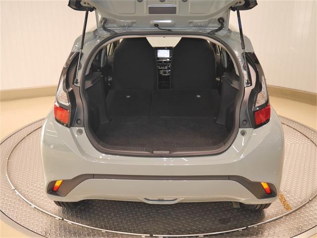 アクア Ｘ　ＡＣ１００Ｖ電源　オートエアコン　ＬＥＤヘッド　クルーズコントロール　ナビ　バックカメラ　ＥＴＣ　サイドエアバッグ　スマートキー　４ＷＤ　盗難防止システム　エアバッグ　メモリーナビ　ＥＳＣ　ＡＢＳ（9枚目）