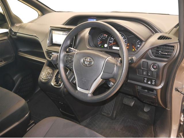 ノア X 地デジTV リアオートエアコン パワーステアリング 助手席エアバック オートクルーズコントロール 横滑り防止装置 キーレスエントリー ナビ&TV オートエアコン パワーウィンドウ LEDヘッド 4WD(4枚目)