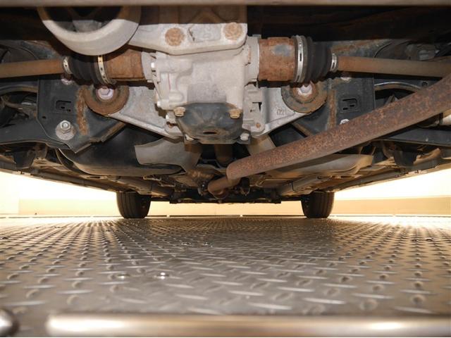 ヤリス X 追突防止装置 VSC スマートキー&プッシュスタート イモビライザー 寒冷地仕様 Bカメラ マニュアルエアコン ETC付 ナビ Aクルコン レンタアップ 4WD パワーウインドウ ABS キーレス(33枚目)