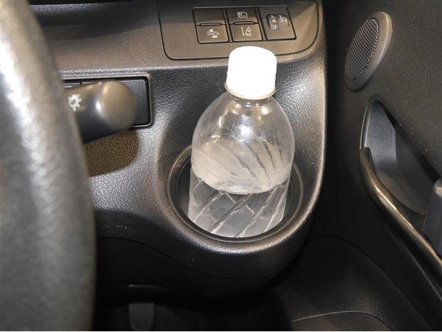 シエンタ Ｘ　ＶＳＣ　パワーウインドウ　寒冷地仕様車　キーレスエントリー　パワーステアリング　ナビ　マニュアルエアコン　衝突被害軽減ブレーキ　４ＷＤ　バックカメラ　スマートキー　ＥＴＣ　ＡＢＳ　レンタＵＰ（30枚目）