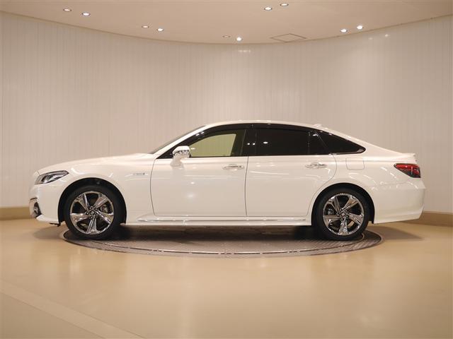 クラウンハイブリッド ＲＳアドバンス　Ｆｏｕｒ　バックモニター　本革シート　衝突軽減　横滑防止装置　フルセグテレビ　エアコン　ＬＥＤライト　ナビ＆ＴＶ　オートクルーズ　スマートキー　電動シート　キーレス　サイドエアバッグ　ＤＶＤ　メモリナビ　ＡＢＳ（2枚目）