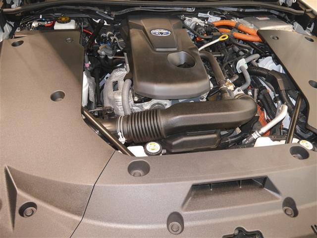 クラウンハイブリッド ＲＳアドバンス　Ｆｏｕｒ　バックモニター　本革シート　衝突軽減　横滑防止装置　フルセグテレビ　エアコン　ＬＥＤライト　ナビ＆ＴＶ　オートクルーズ　スマートキー　電動シート　キーレス　サイドエアバッグ　ＤＶＤ　メモリナビ　ＡＢＳ（10枚目）