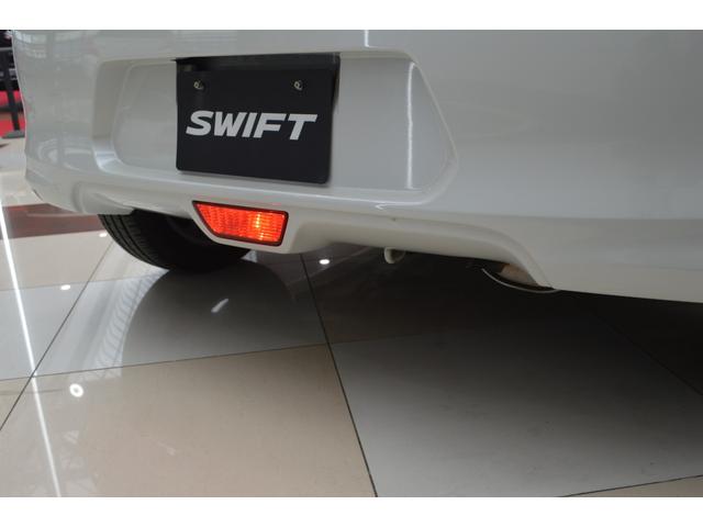 スイフト ハイブリッドＲＳ　ワンオーナー特別仕様車ハイブリット４ＷＤセーフティサポート搭載アイドリングストップパドルシフト横滑り防止装置ハイビームアシスト８インチナビＴＶバックカメラＥＴＣクルーズコントロール（8枚目）