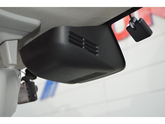 ジムニーシエラ ＪＣ　ワンオーナー車セーフティサポート搭載アイドリングストップ８インチナビＴＶバックカメラ横滑り防止装置ハイビームアシストＬＥＤライトＥＴＣドライブレコーダー革調シートカバークルーズコントロール（13枚目）