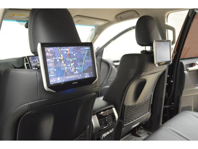 ランドクルーザープラド ＴＸ　Ｌパッケージ　マットブラックエディション　ワンオーナー車ディーゼルターボ４ＷＤ黒革シートビックＸ１１インチナビＴＶバックカメラ後席モニタープリクラッシュセーフティ後退時ブレーキサポートサポートクルーズコントロールハイビームアシストＬＥＤライト（6枚目）