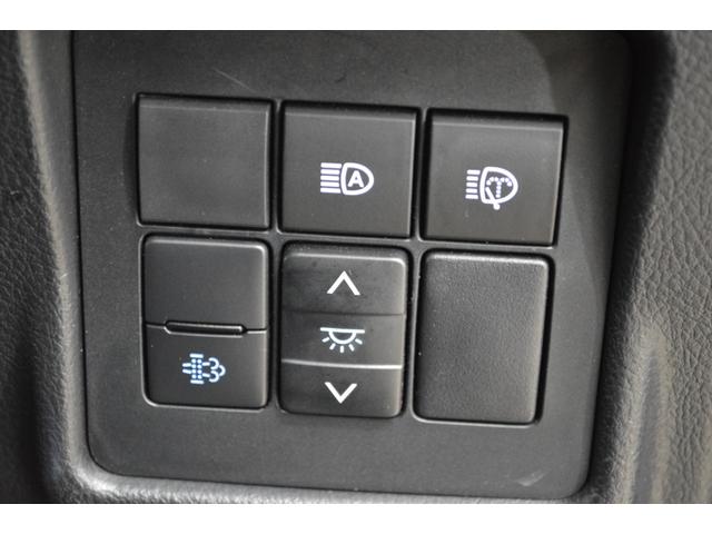 ランドクルーザープラド ＴＸ　Ｌパッケージ　マットブラックエディション　ワンオーナー車ディーゼルターボ４ＷＤ黒革シートビックＸ１１インチナビＴＶバックカメラ後席モニタープリクラッシュセーフティ後退時ブレーキサポートサポートクルーズコントロールハイビームアシストＬＥＤライト（9枚目）