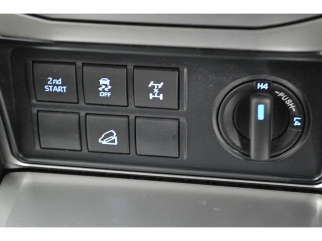 ランドクルーザープラド ＴＸ　Ｌパッケージ　マットブラックエディション　ワンオーナー車ディーゼルターボ４ＷＤ黒革シートビックＸ１１インチナビＴＶバックカメラ後席モニタープリクラッシュセーフティ後退時ブレーキサポートサポートクルーズコントロールハイビームアシストＬＥＤライト（13枚目）