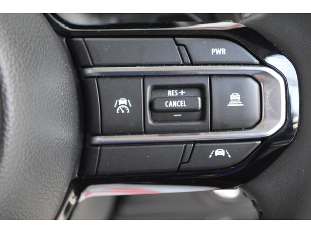 さらなる軽量化を実現し、低燃費な走りと力強い走りに貢献するＣＶＴを搭載。回転部品の摩擦を徹底的に抑えて、変速ショックがほとんどないなめらかな走りを生み出します。