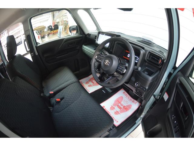 運転席シートリフター＆チルトステアリングで、自分サイズにあわせてドライビングポジションが調整でき、運転しやすく、疲れにくいポジションを確保します