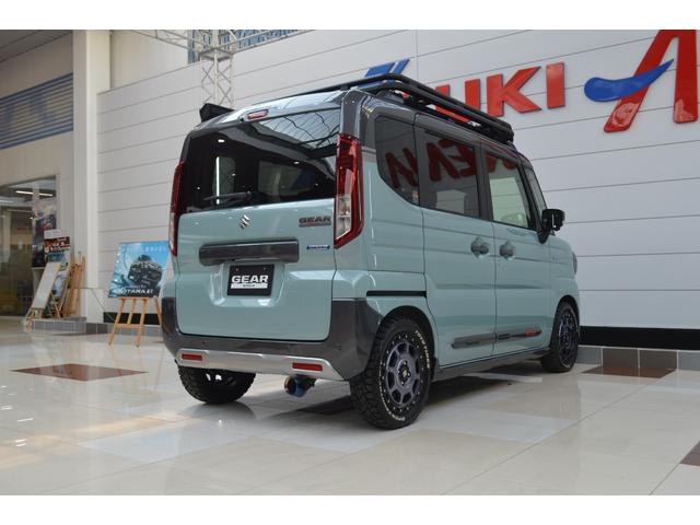 後方に障害物があるにも関わらずシフトをＲ（後退）位置の状態でアクセルペダルを強く踏み込むと、エンジン出力を自動的に抑制して急な後退を防止。うっかり誤操作による衝突回避に貢献します