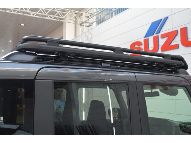 ルーフキャリアが装備です