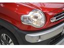 トンネル進入時や夜間走行時に自動で点灯/消灯するオートライトシステムとハイビームアシスト付のハロゲンヘッドランプを装備、力強い顔つきを演出する特徴的なLEDポジションランプも採用です