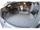 横幅と奥行きを確保したトランクスペース。後席シートには６：４分割の可倒式を採用。操作はもちろんワンタッチ。荷物の用途に合わせたシートアレンジが可能です！！