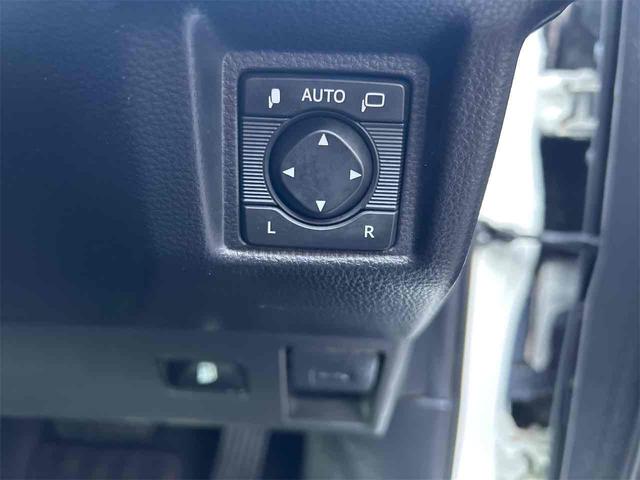 クラウンハイブリッド ＲＳアドバンス　Ｆｏｕｒ　４ＷＤ　ドライブレコーダー　ＥＴＣ　クリアランスソナー　レーンアシスト　オートクルーズコントロール　パークアシスト　衝突被害軽減システム　全周囲カメラ　ナビ　ＴＶ　寒冷地（28枚目）