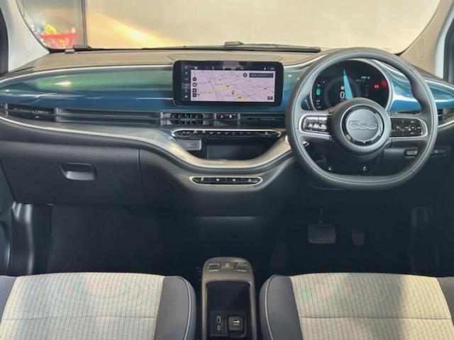 ５００ｅ ポップ　電気自動車　試乗車　禁煙車／クルーズコントロール／ナビ／バックカメラ／Ａｐｐｌｅ　ＣａｒＰｌａｙ＆Ａｎｄｒｏｉｄ　Ａｕｔｏ（2枚目）